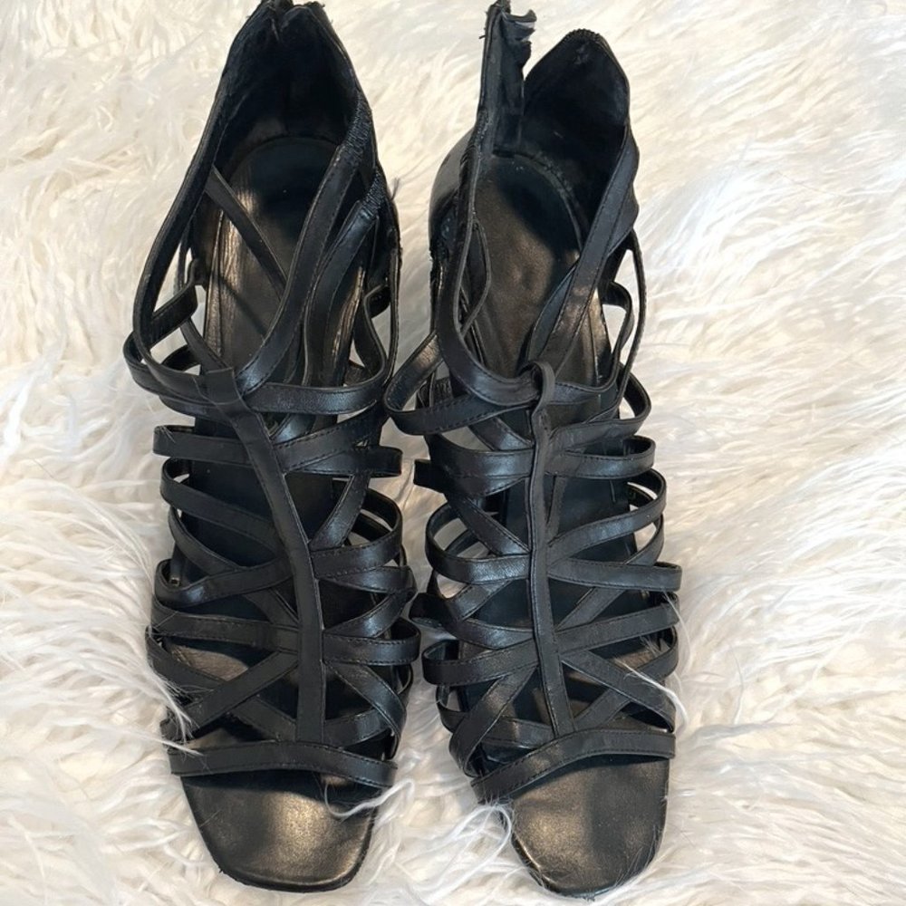 Unique black leather heels!!!